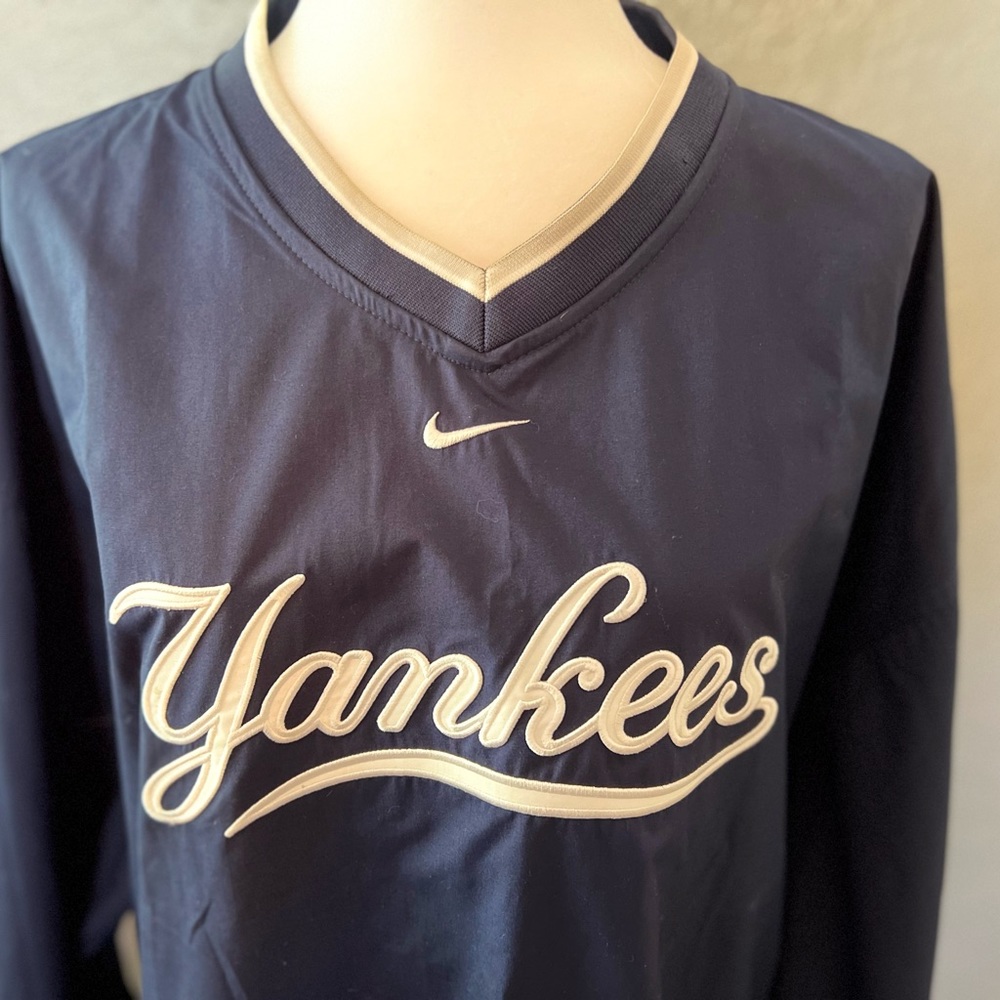 Men’s Yankees pullover. GREAT CONDITION